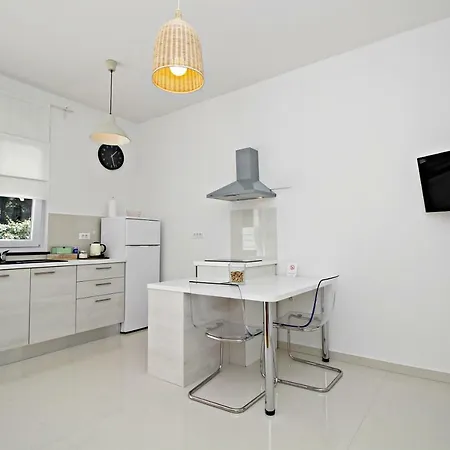 Luxury Gold And Grey Daire